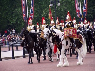 Parata guardie a cavallo, Londra